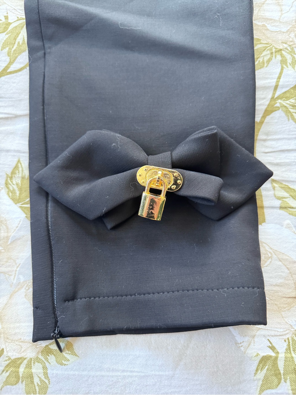 Nwt Kkoncept Black Bow Accent Trousers, Size: 42/Xl — image 4 of 5